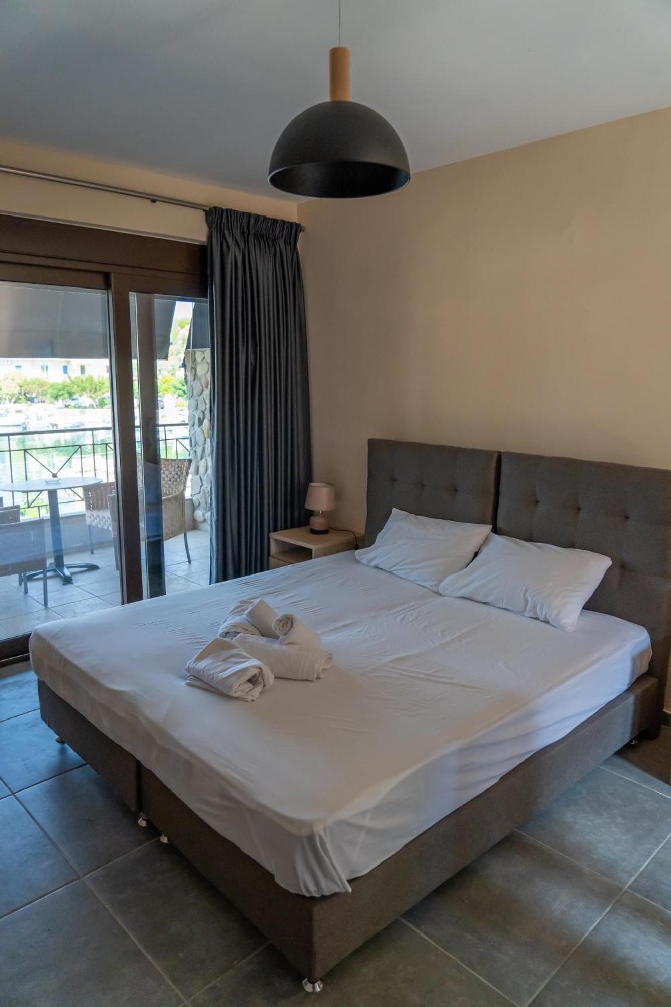Prego Living Apartments Vathi  ภายนอก รูปภาพ